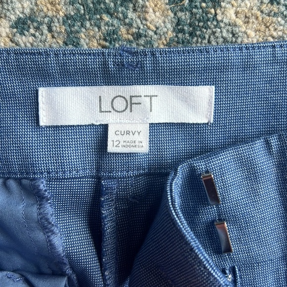 Women’s Curvy Pants - Picture 2 of 3